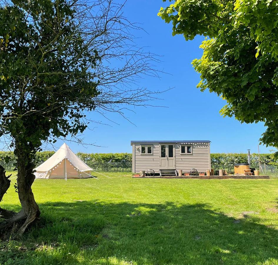 Old King William Shepherd Huts And Private Hot Tubs In North Norfolk Hunworth Exterior photo