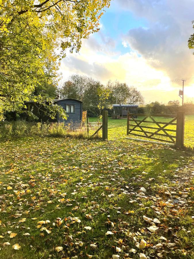 Old King William Shepherd Huts And Private Hot Tubs In North Norfolk Hunworth Exterior photo
